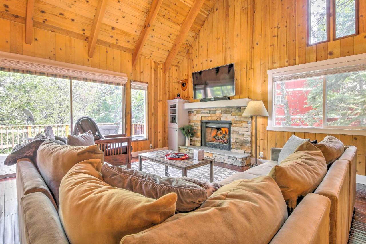 Gorgeous Lake Arrowhead Retreat Game Room And Deck Extérieur photo